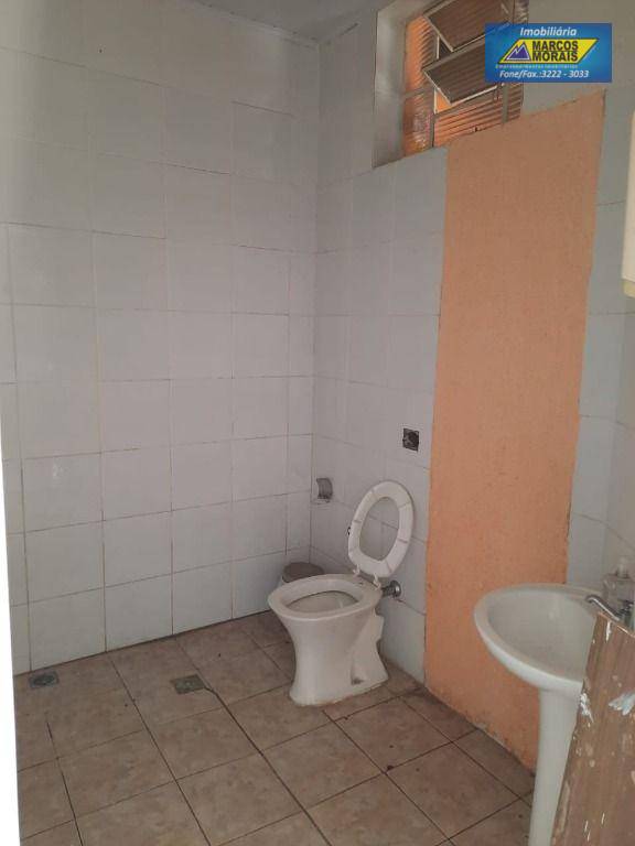 Casa à venda com 4 quartos, 300m² - Foto 18