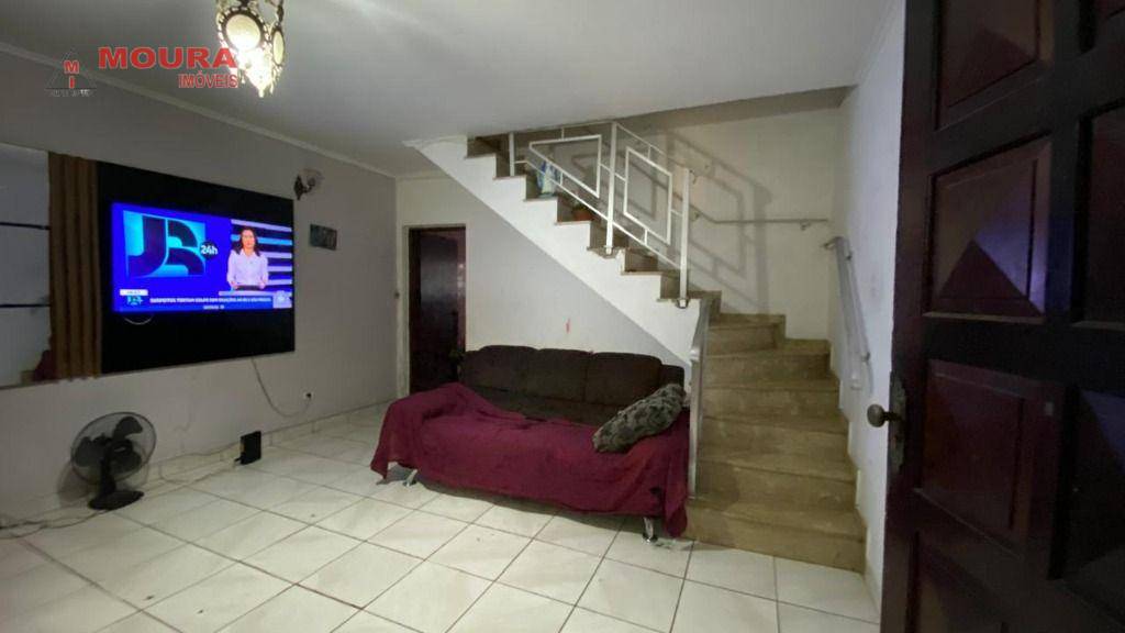 Sobrado à venda com 2 quartos, 200m² - Foto 1