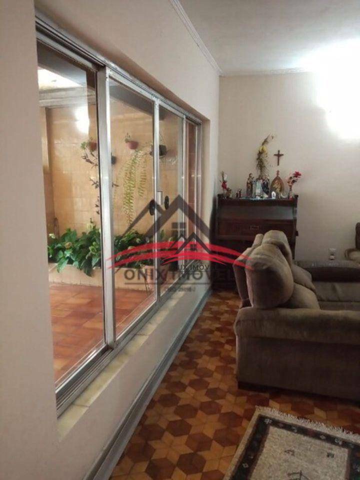 Casa à venda com 4 quartos, 250m² - Foto 30