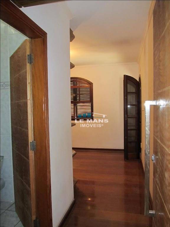 Casa à venda com 3 quartos, 210m² - Foto 18