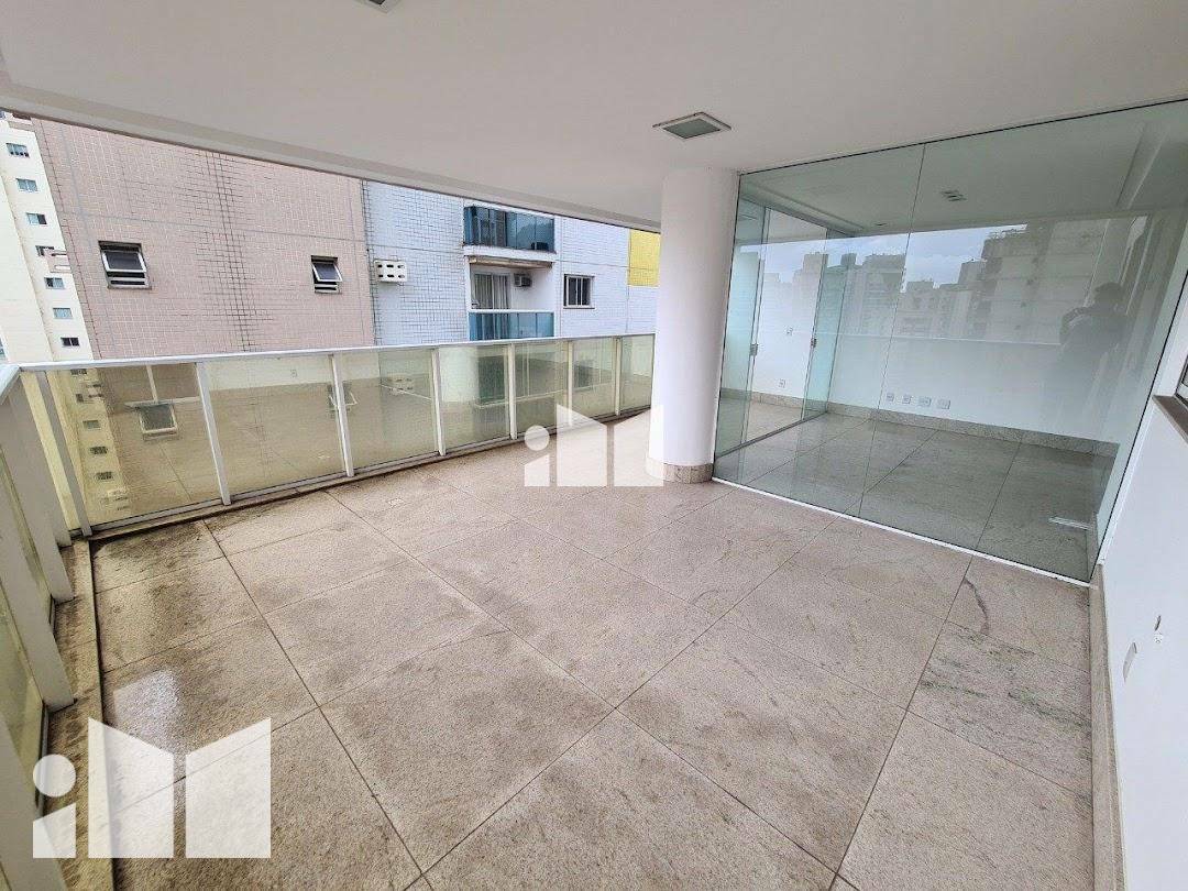 Apartamento à venda com 4 quartos, 141m² - Foto 2