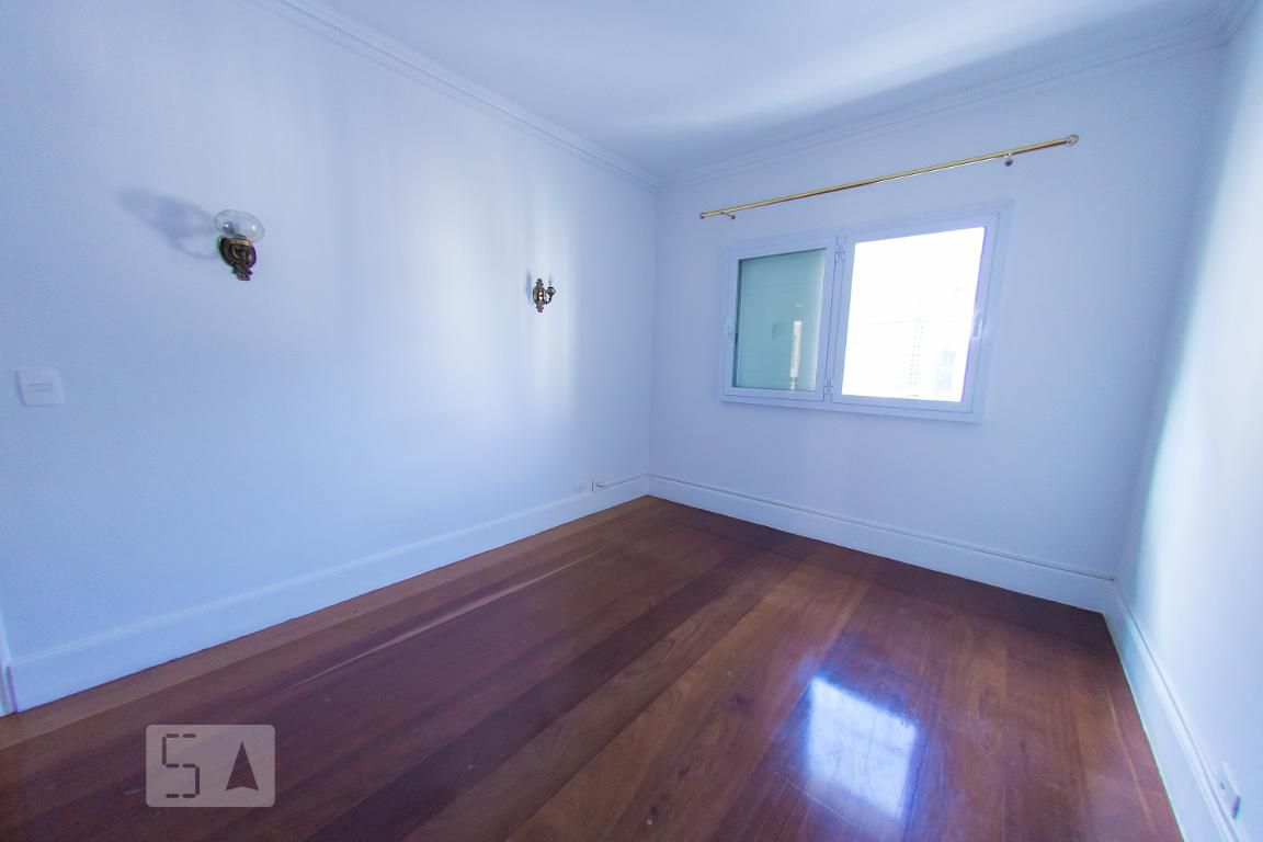 Apartamento à venda com 3 quartos, 198m² - Foto 2