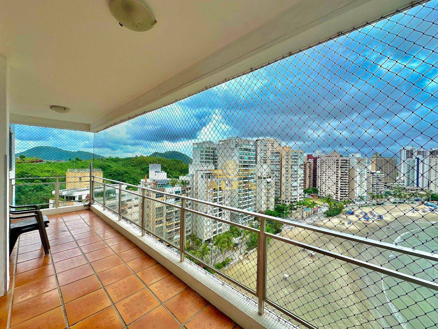 Apartamento à venda com 4 quartos, 200m² - Foto 1