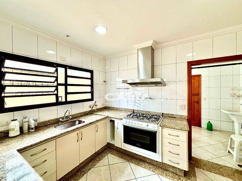 Sobrado para alugar com 3 quartos, 288m² - Foto 10