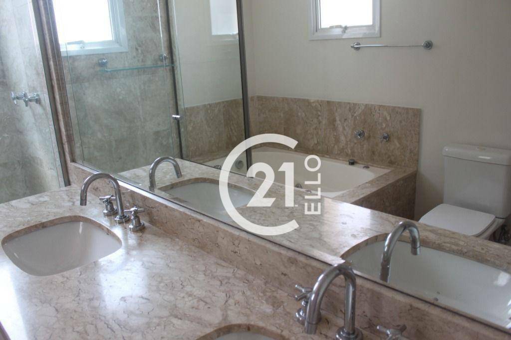 Apartamento para alugar com 3 quartos, 192m² - Foto 13