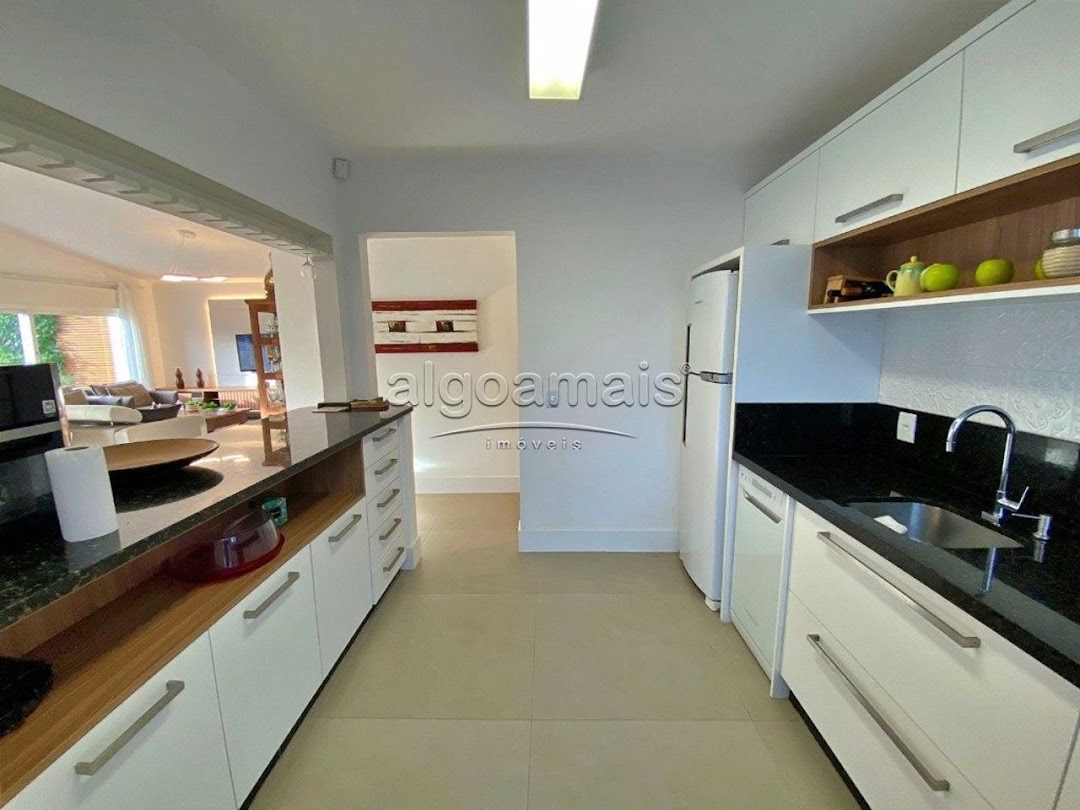 Casa à venda com 4 quartos, 180m² - Foto 30