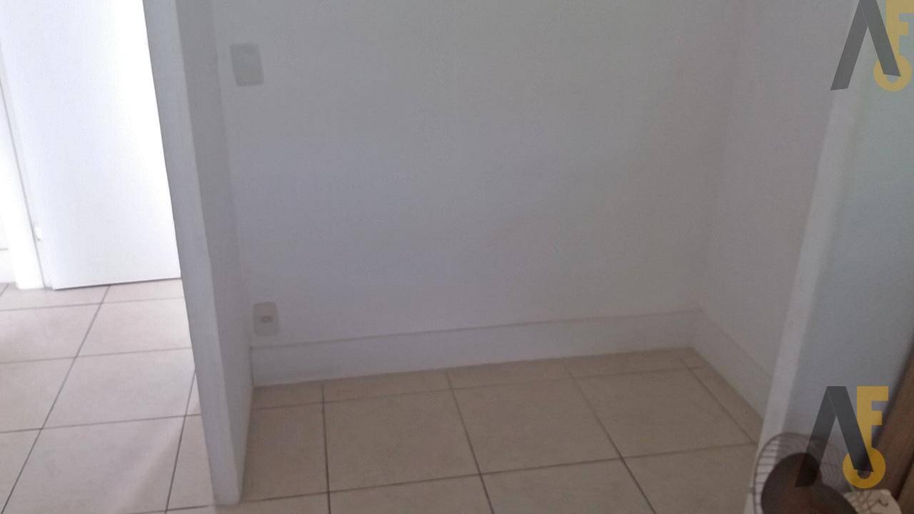 Apartamento à venda com 2 quartos, 63m² - Foto 12