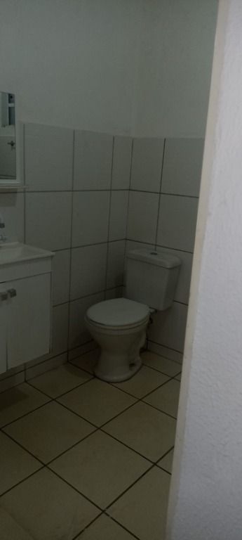 Casa à venda e aluguel com 3 quartos, 80m² - Foto 3