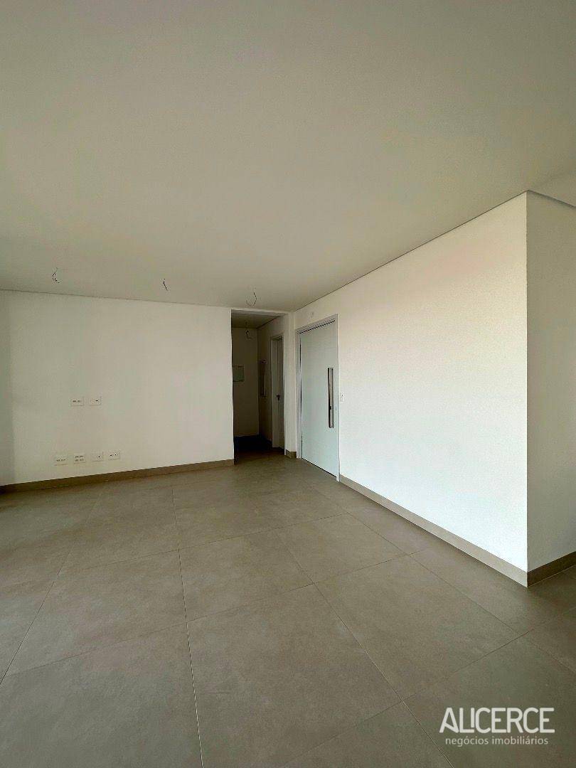 Apartamento à venda com 3 quartos, 150m² - Foto 23