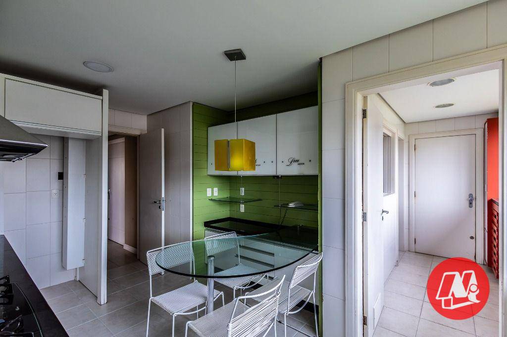 Apartamento à venda com 4 quartos, 222m² - Foto 17