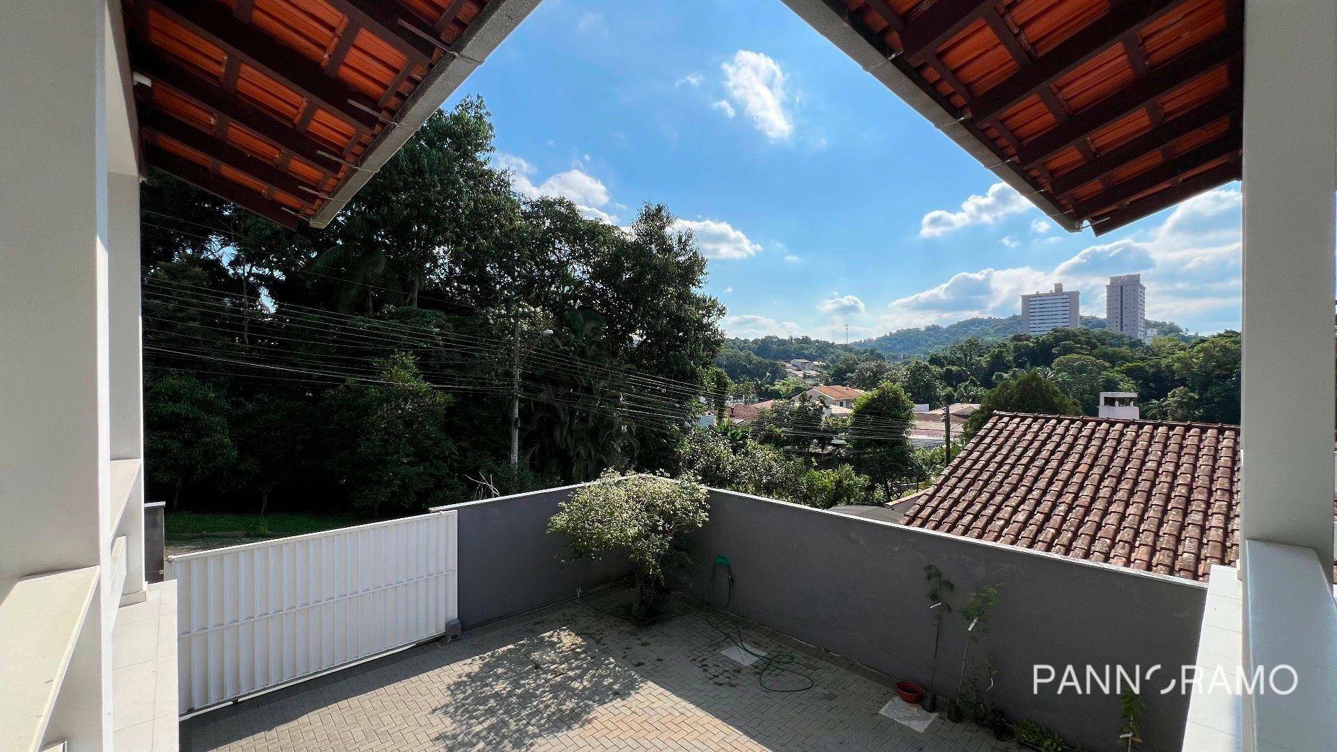 Casa à venda com 3 quartos, 199m² - Foto 11