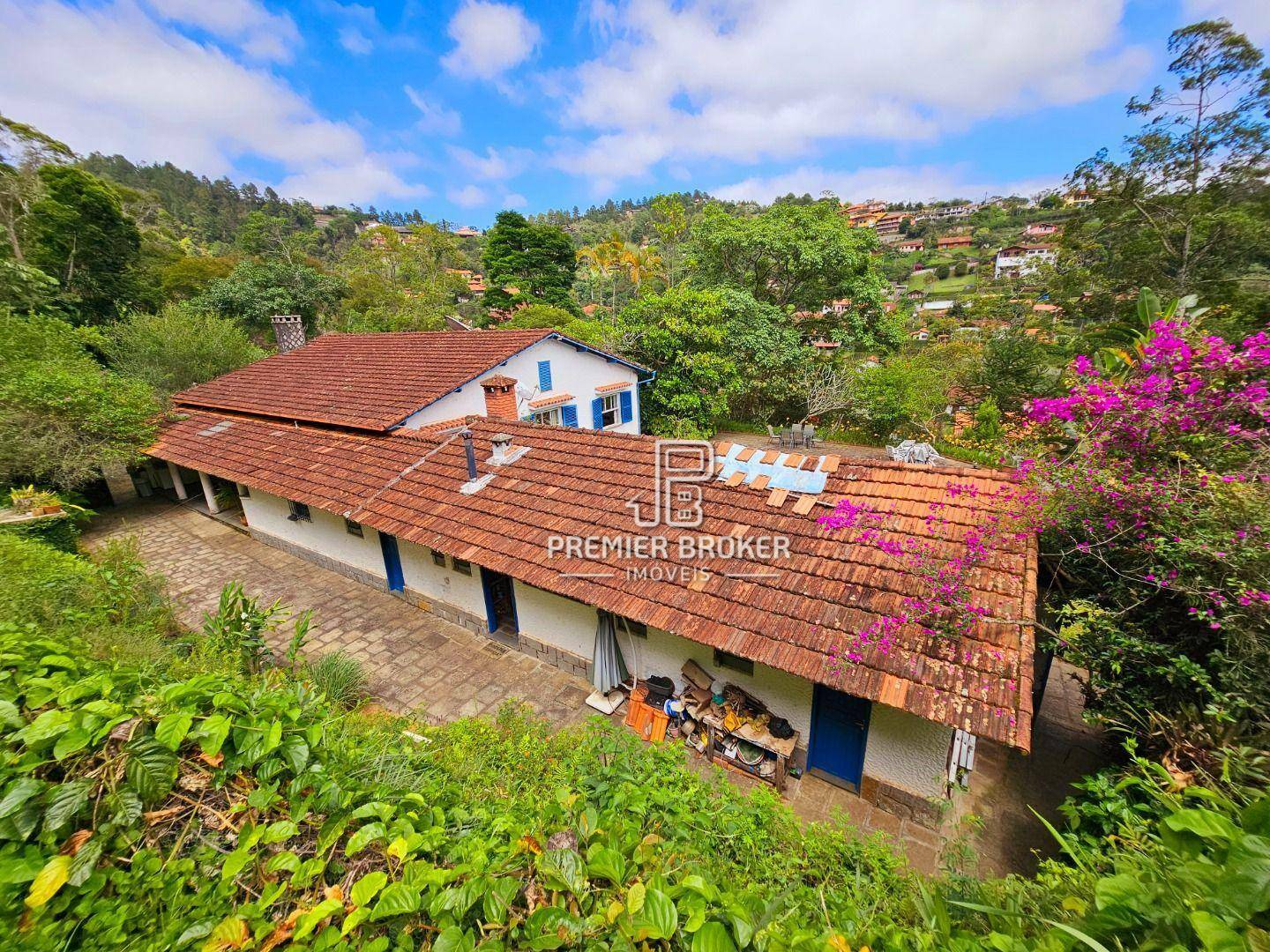 Casa de Condomínio à venda com 5 quartos, 334m² - Foto 4