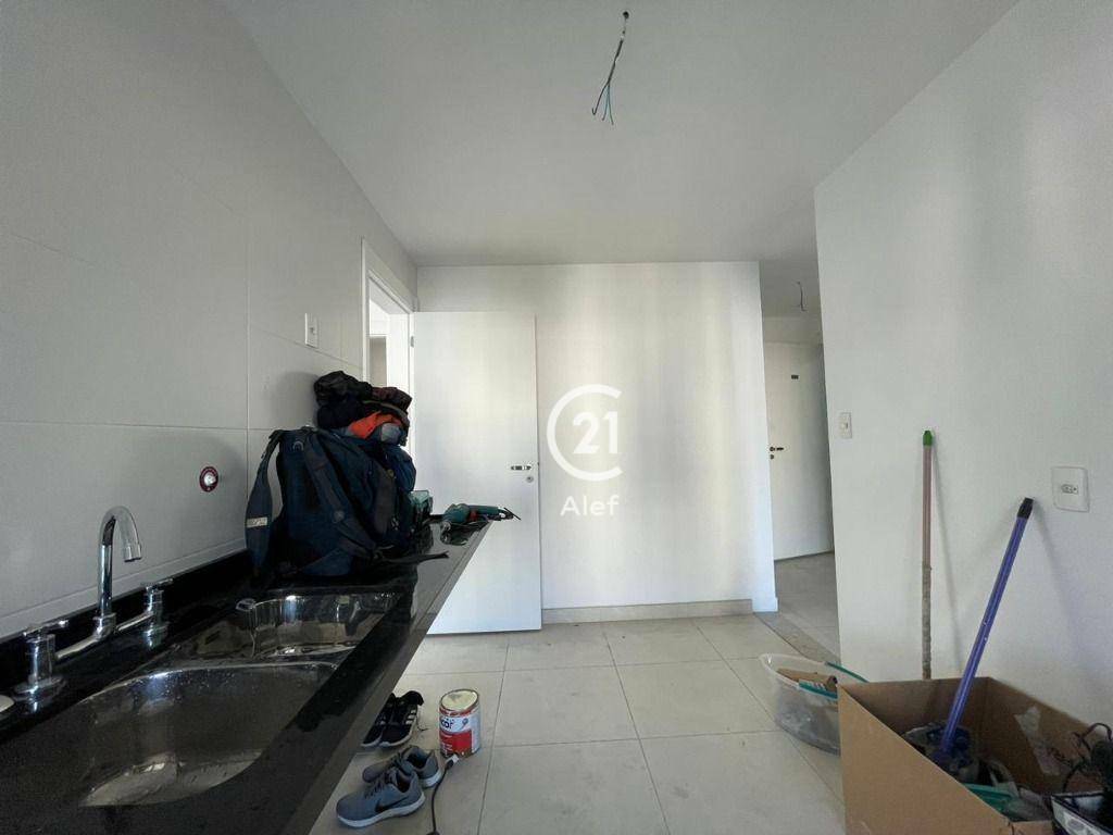 Apartamento à venda com 3 quartos, 162m² - Foto 11