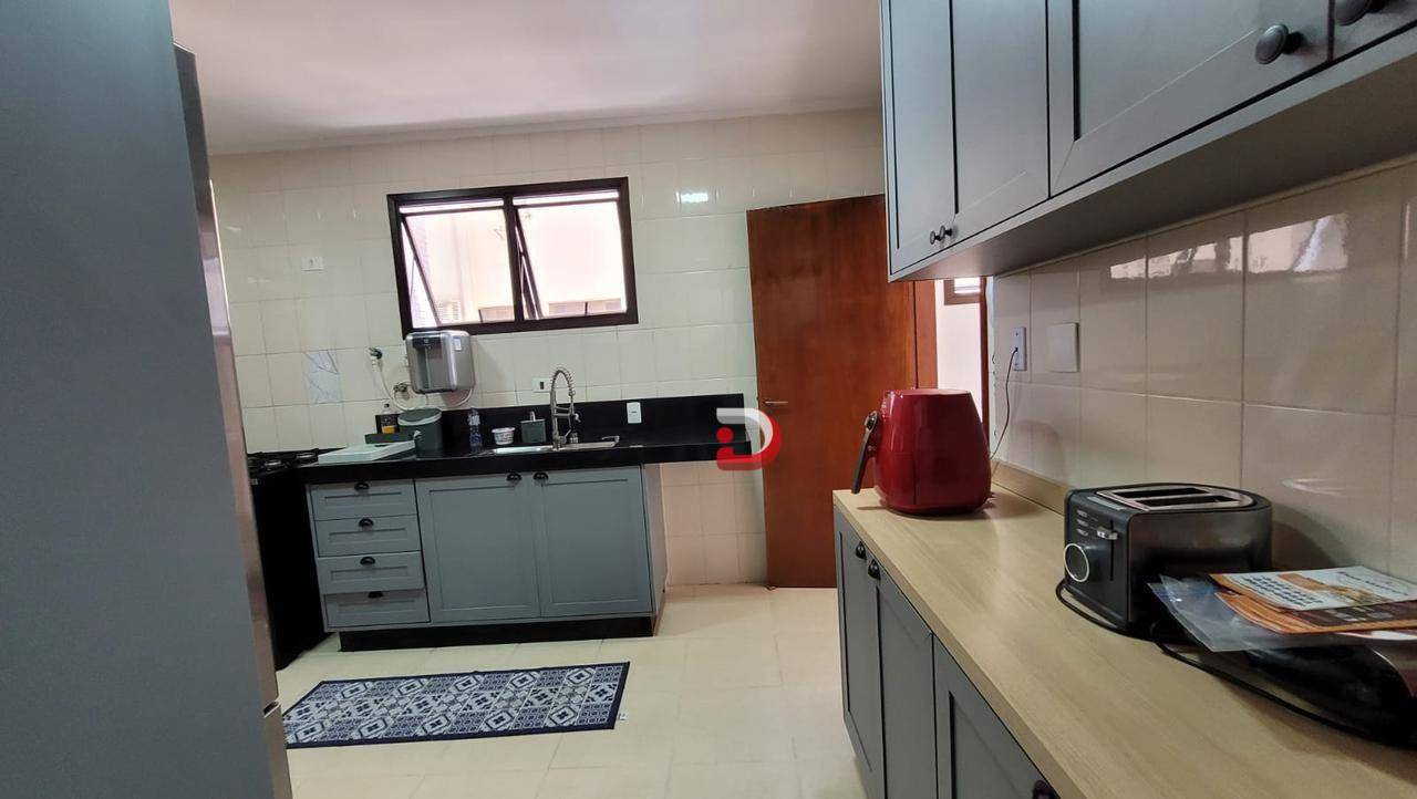 Apartamento à venda com 3 quartos, 136m² - Foto 17