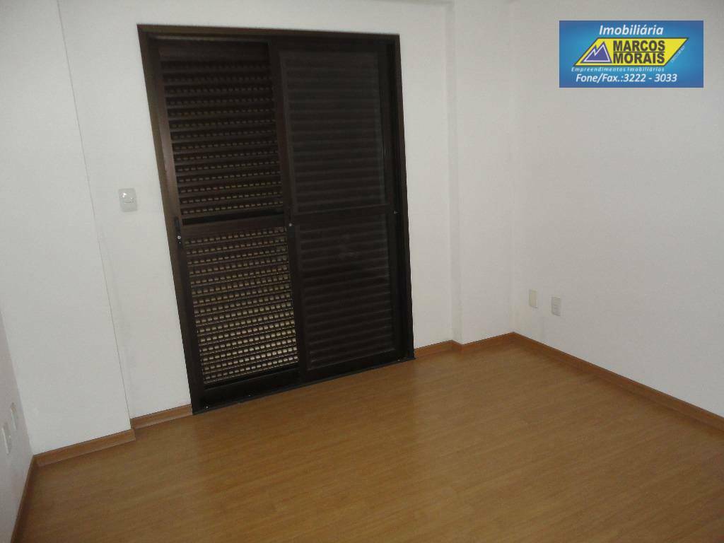 Apartamento à venda com 3 quartos, 112m² - Foto 8