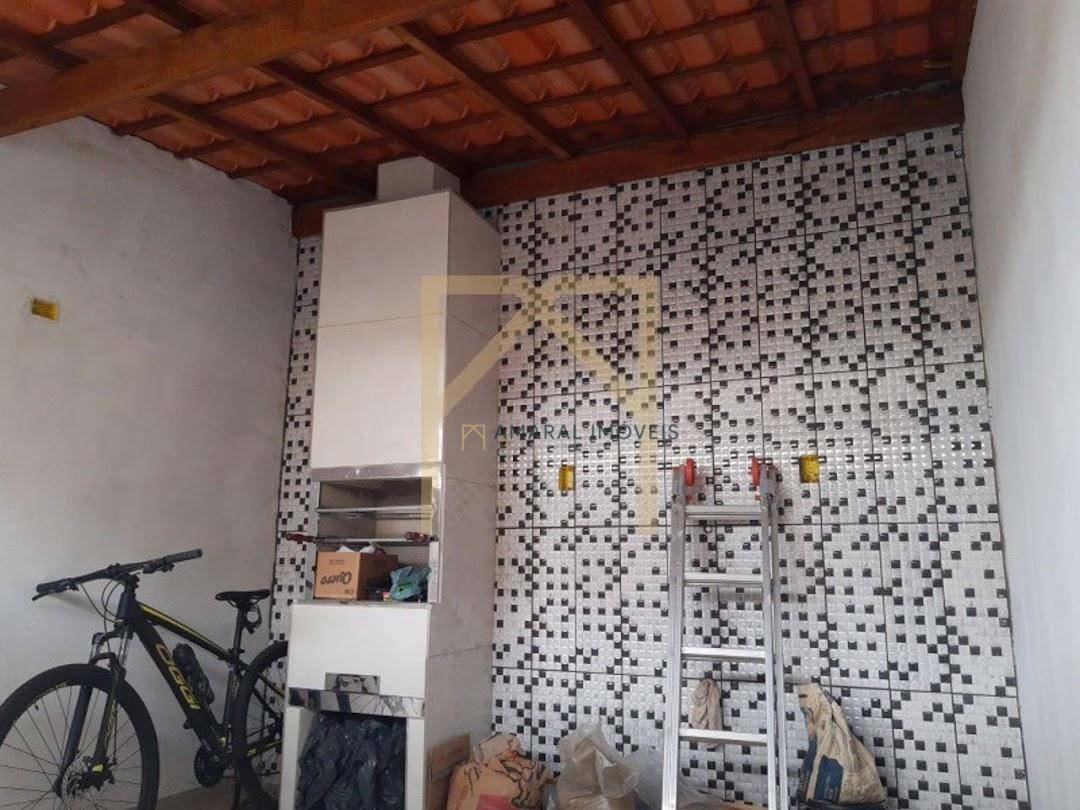 Casa à venda com 2 quartos, 52m² - Foto 6