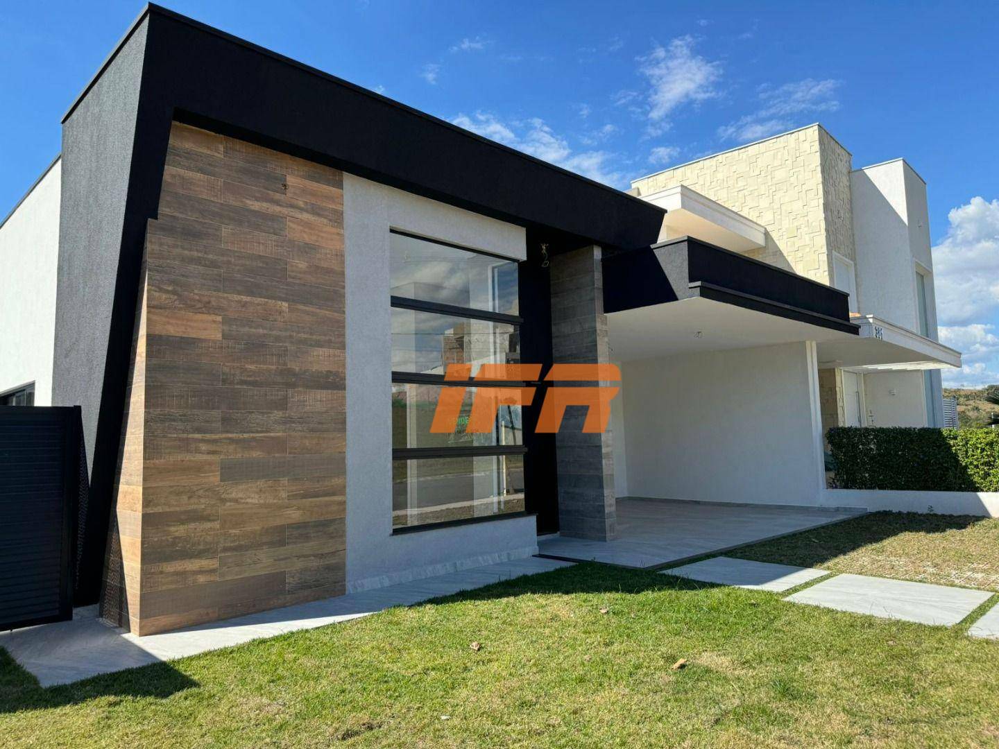 Casa de Condomínio à venda com 3 quartos, 164m² - Foto 1