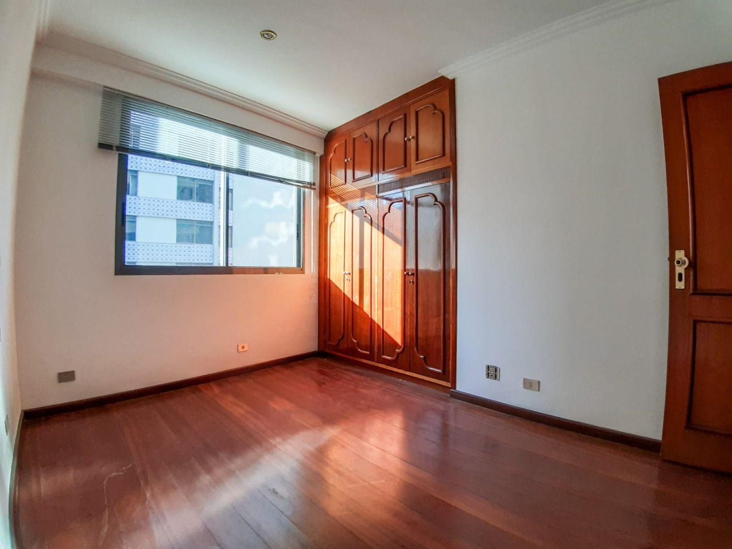 Apartamento à venda com 5 quartos, 313m² - Foto 35