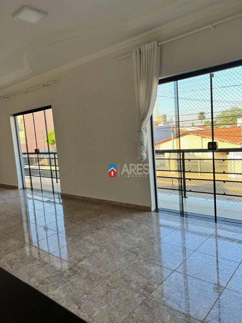 Casa para alugar com 3 quartos, 460m² - Foto 13