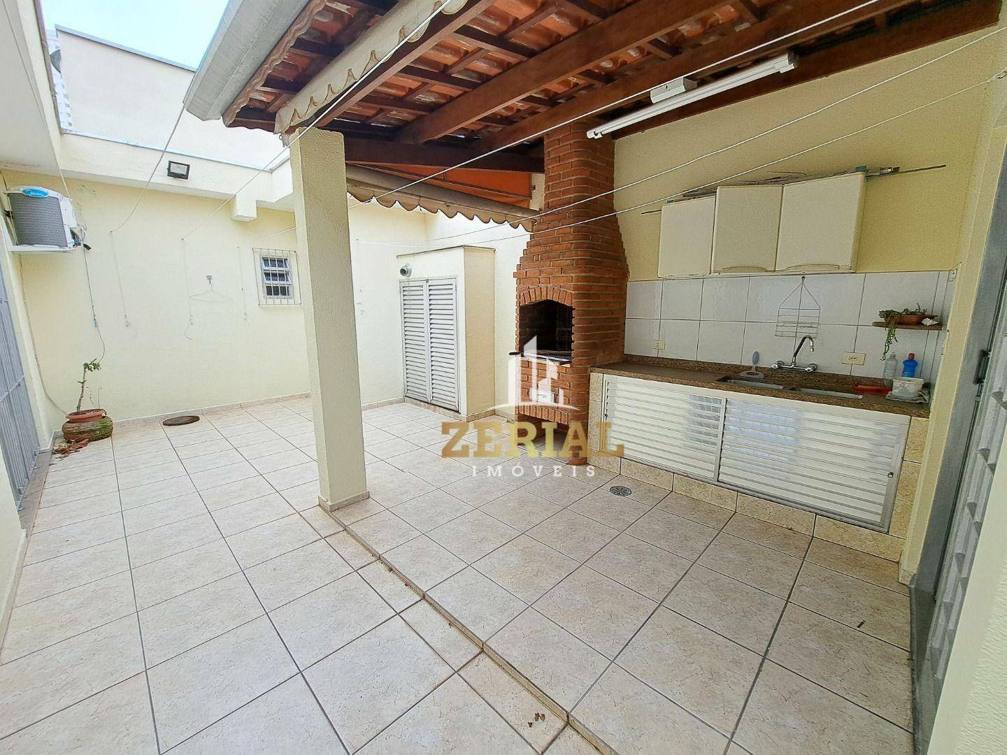 Casa à venda com 4 quartos, 255m² - Foto 1