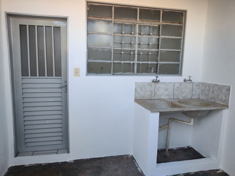 Casa para alugar com 2 quartos, 120m² - Foto 18