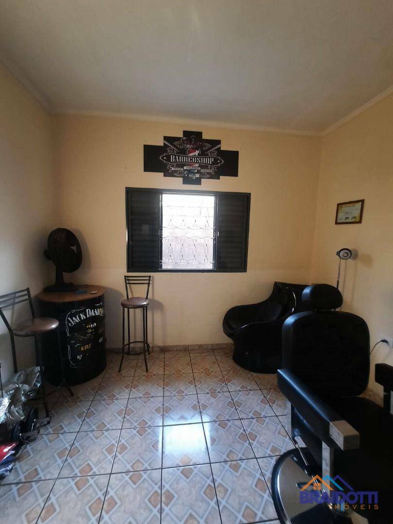 Casa à venda com 6 quartos, 300m² - Foto 13