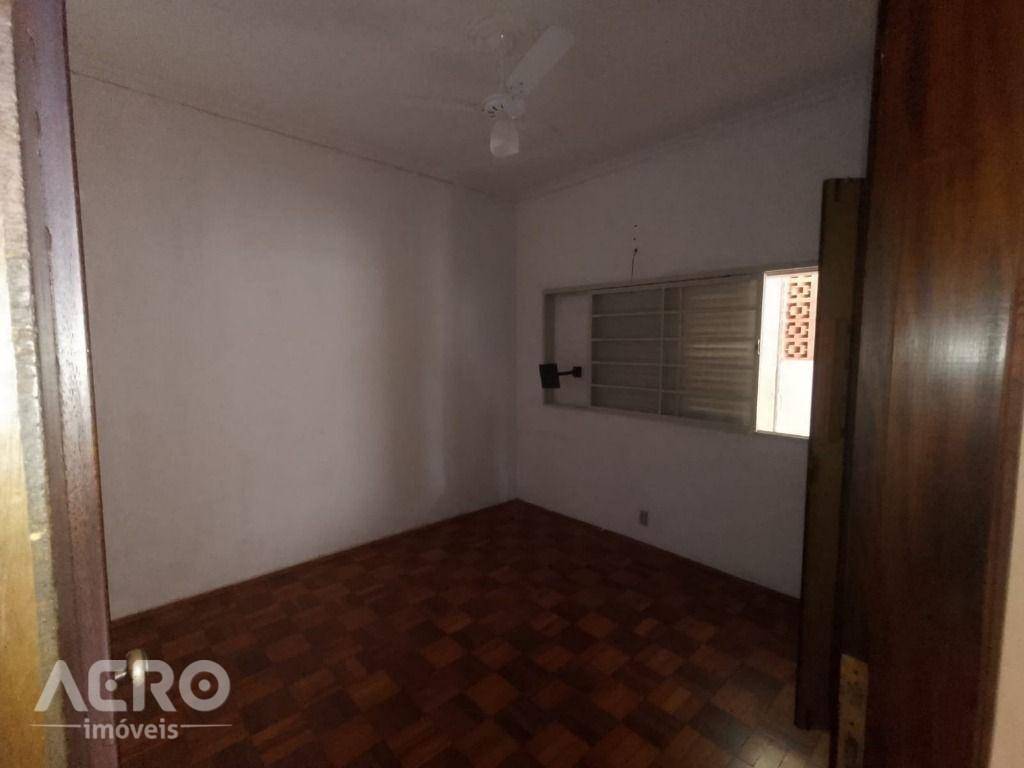 Casa à venda com 3 quartos, 170m² - Foto 11