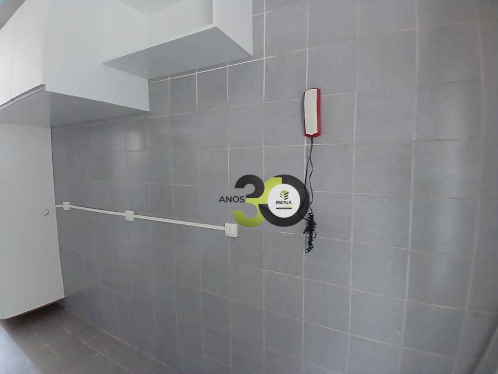 Apartamento para alugar com 3 quartos, 100m² - Foto 18