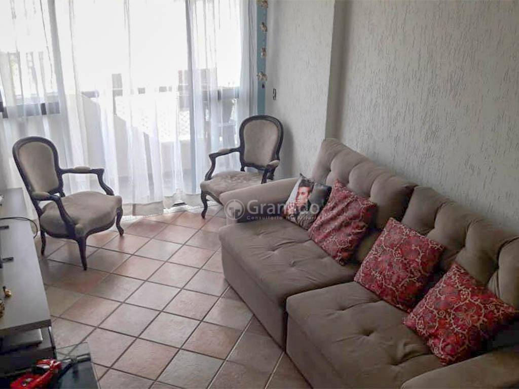 Apartamento à venda com 3 quartos, 94m² - Foto 2