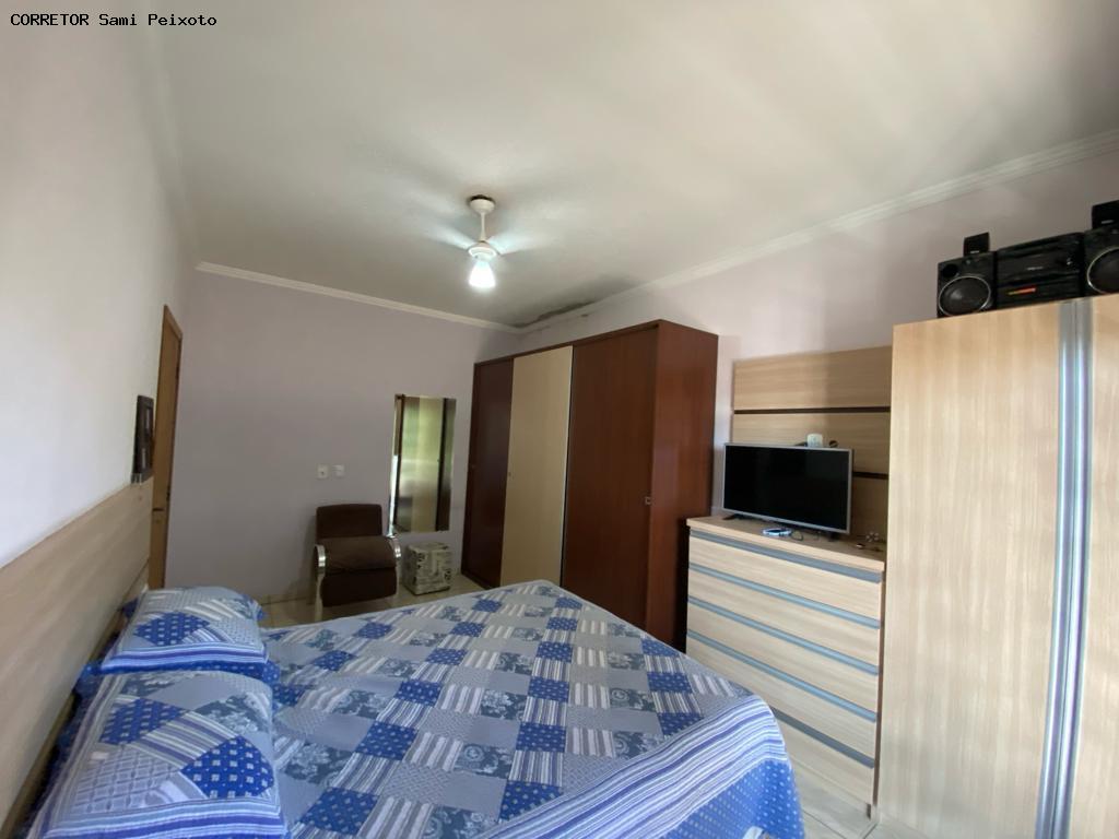 Casa à venda com 3 quartos, 212m² - Foto 6