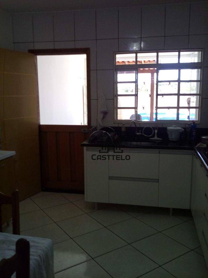 Sobrado à venda com 5 quartos, 200m² - Foto 22