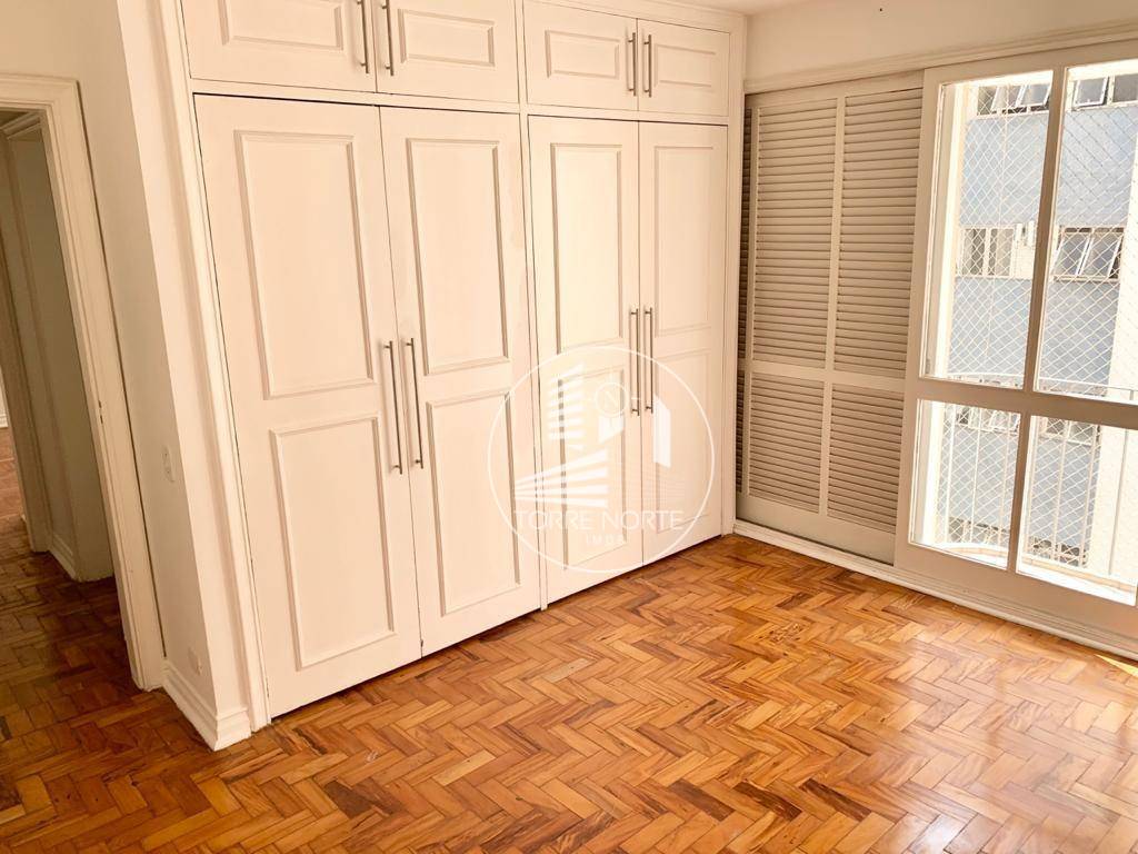 Apartamento para alugar com 4 quartos, 241m² - Foto 12