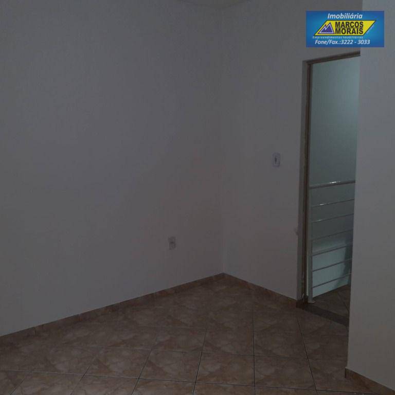 Casa à venda com 3 quartos, 125m² - Foto 2