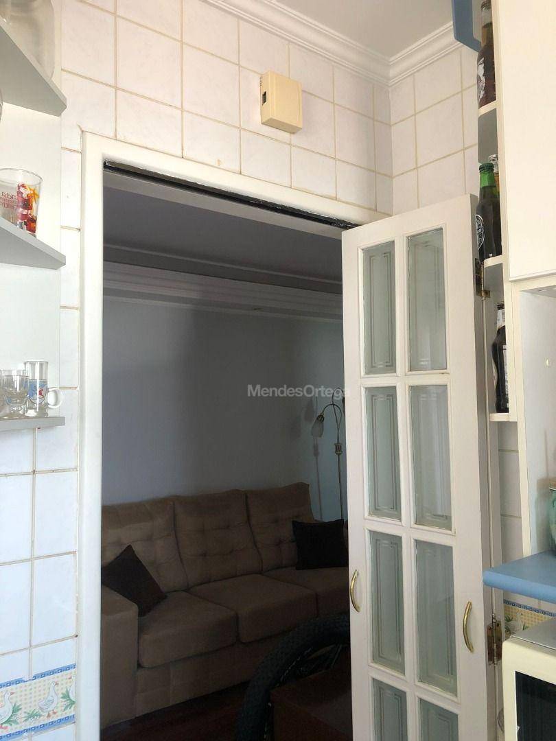 Apartamento para alugar com 3 quartos, 82m² - Foto 10