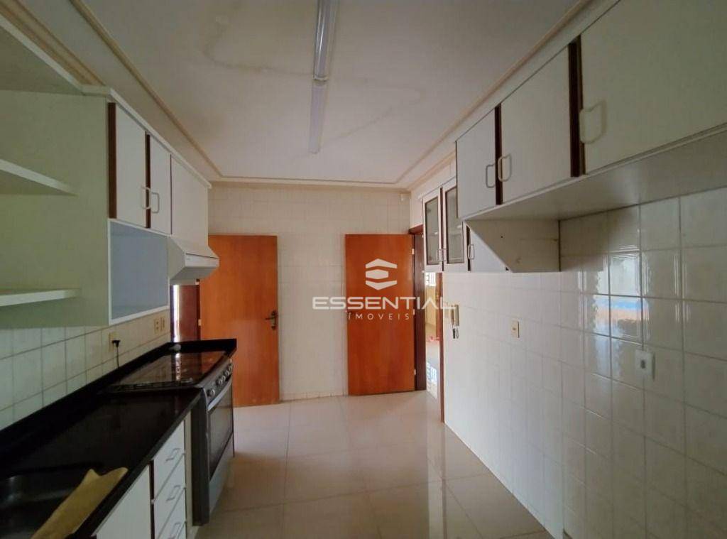 Casa para alugar com 4 quartos, 300m² - Foto 8