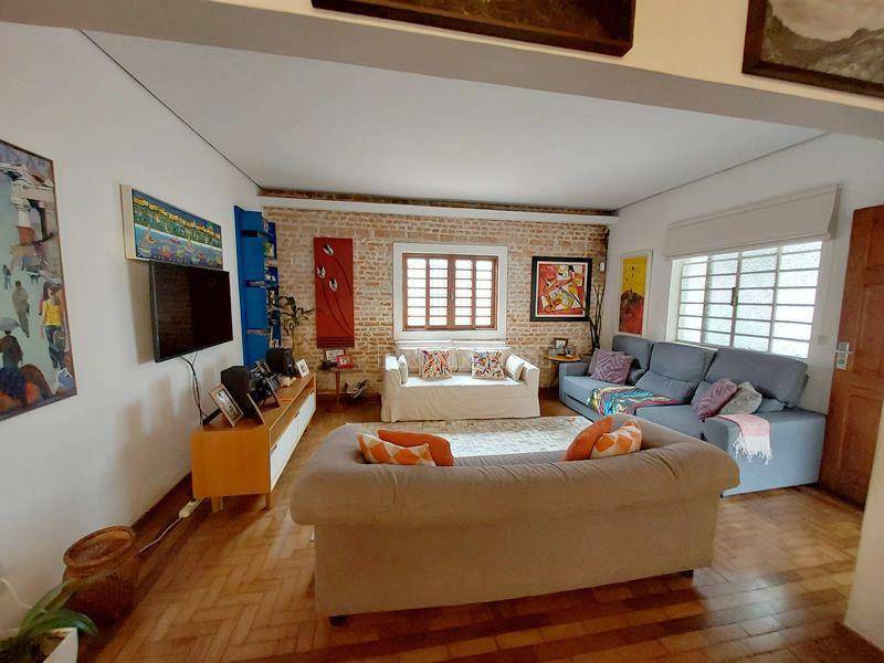 Casa de Condomínio à venda com 3 quartos, 250m² - Foto 1