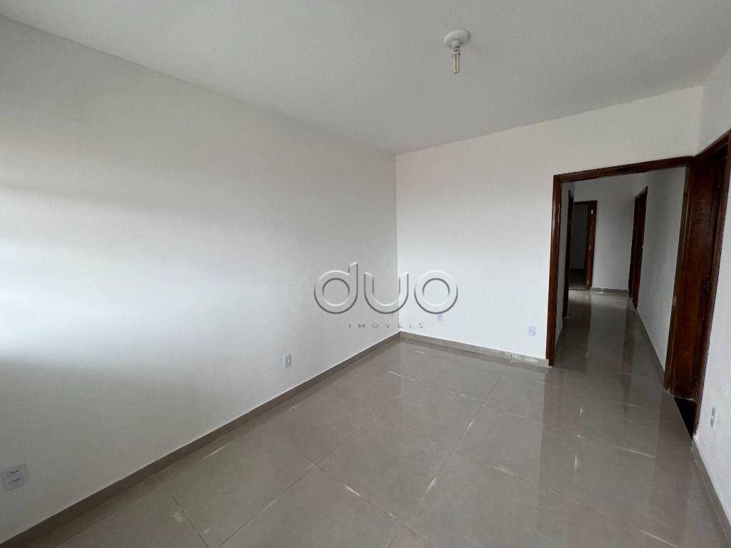 Casa à venda com 3 quartos, 167m² - Foto 1