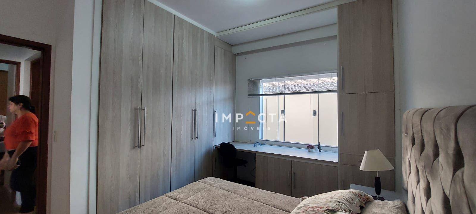 Casa à venda com 4 quartos, 306m² - Foto 18