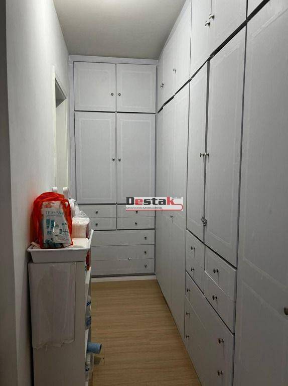 Sobrado para alugar com 4 quartos, 250m² - Foto 14