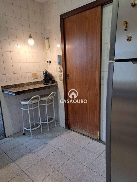 Apartamento à venda com 3 quartos, 125m² - Foto 8