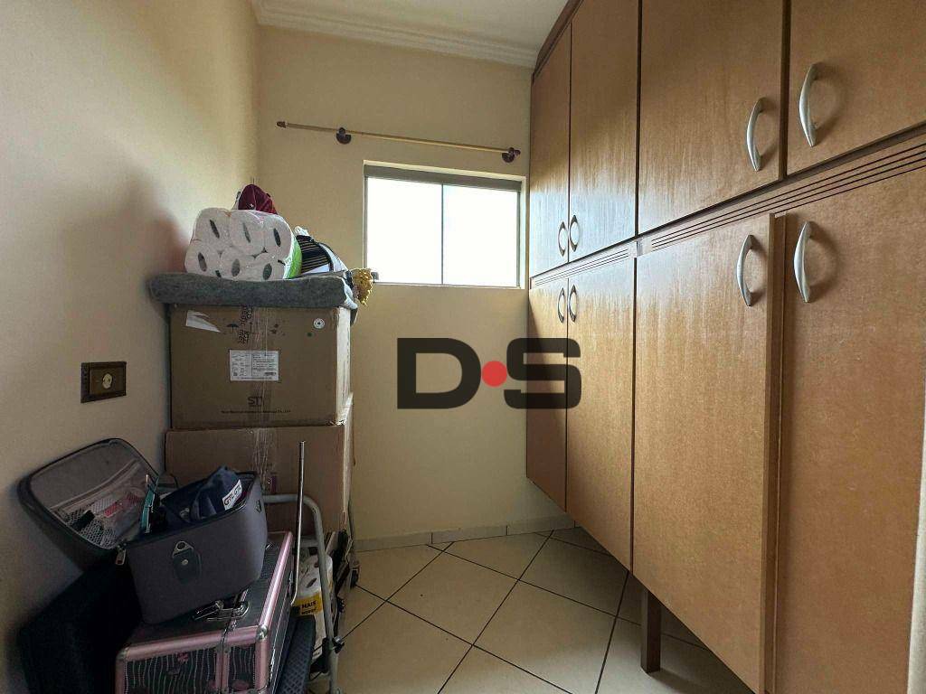 Casa à venda com 3 quartos, 145m² - Foto 11