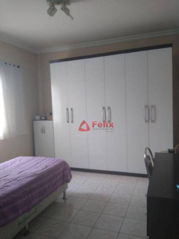 Casa de Condomínio à venda com 3 quartos, 246m² - Foto 13