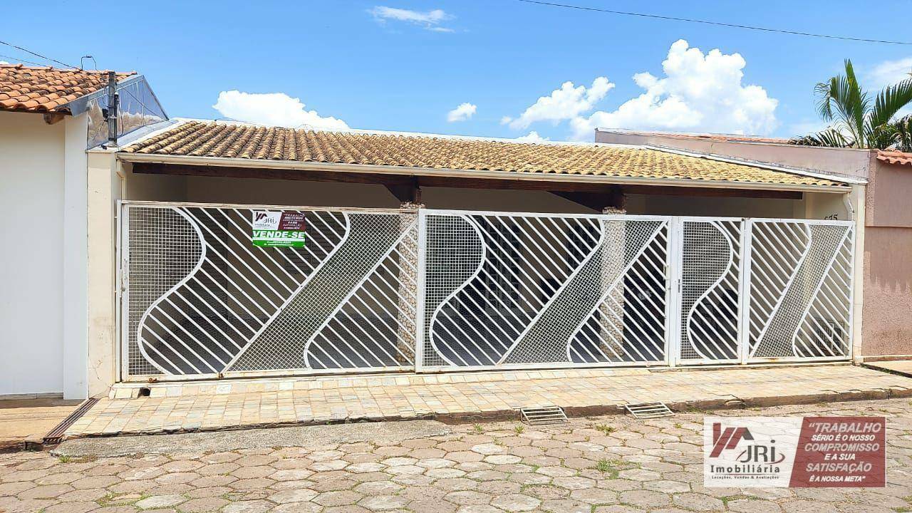 Casa à venda com 3 quartos, 186m² - Foto 1