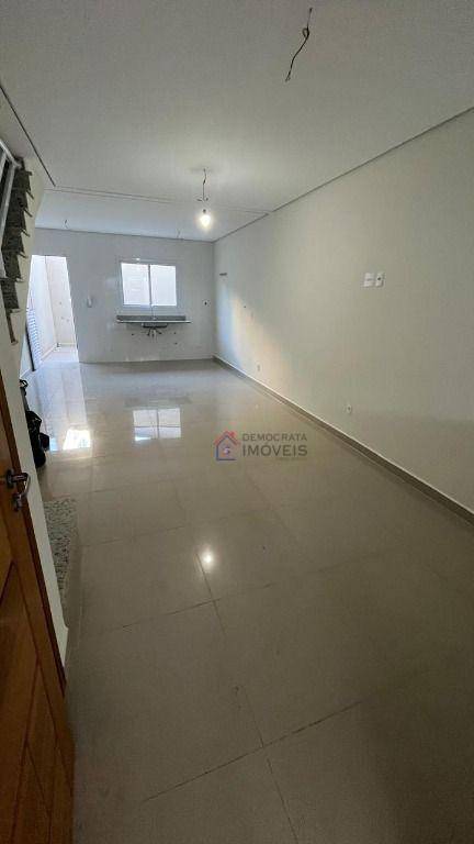 Sobrado à venda com 3 quartos, 120m² - Foto 2