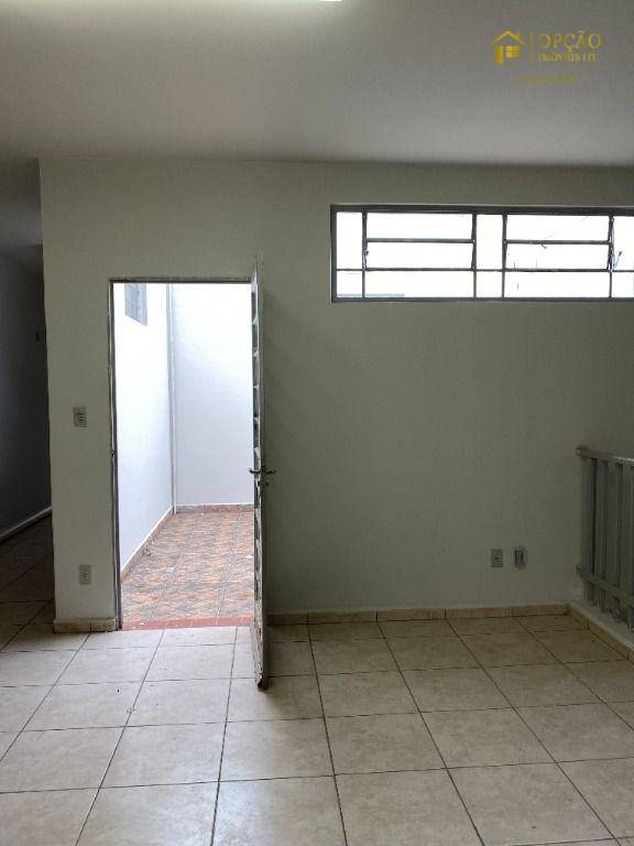 Casa para alugar com 3 quartos, 457m² - Foto 10