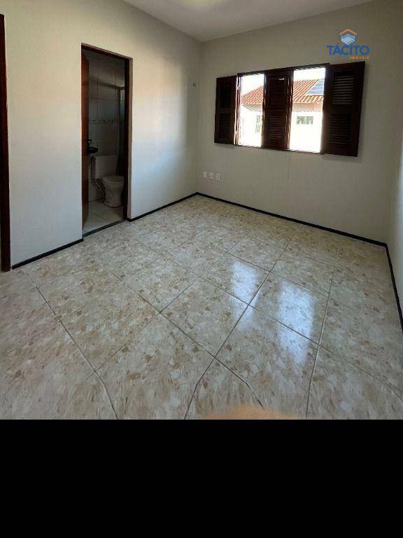 Casa à venda com 3 quartos, 71m² - Foto 7