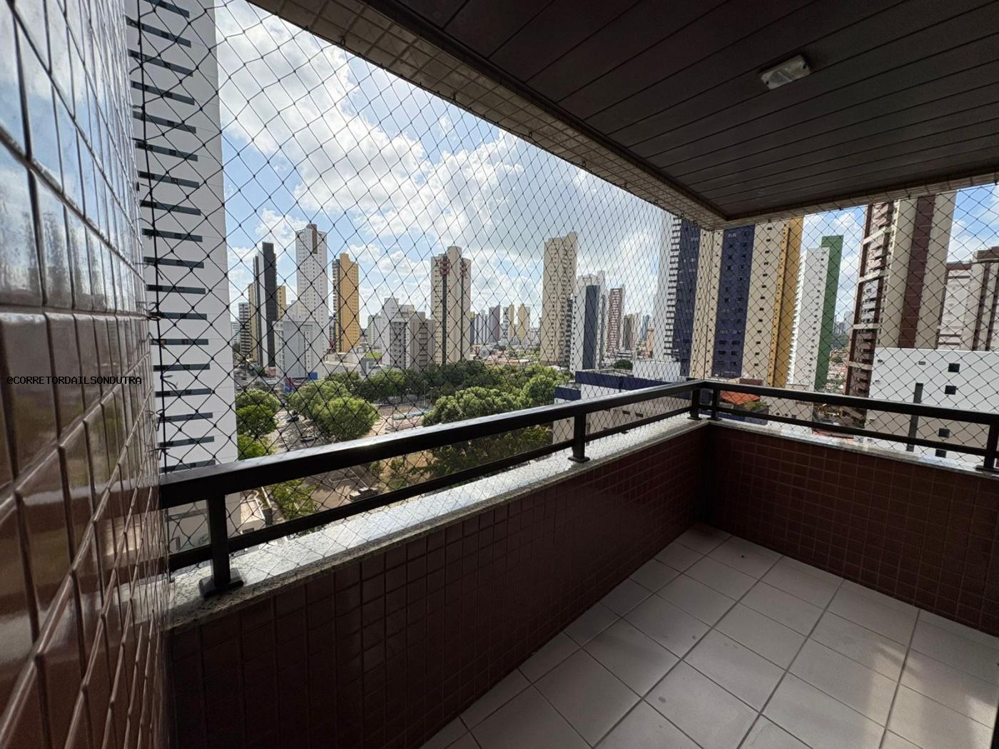 Apartamento à venda com 4 quartos, 156m² - Foto 3