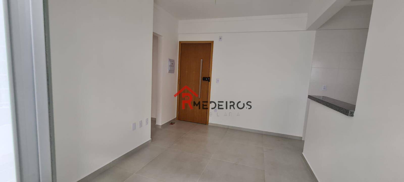 Apartamento à venda com 1 quarto, 44m² - Foto 2