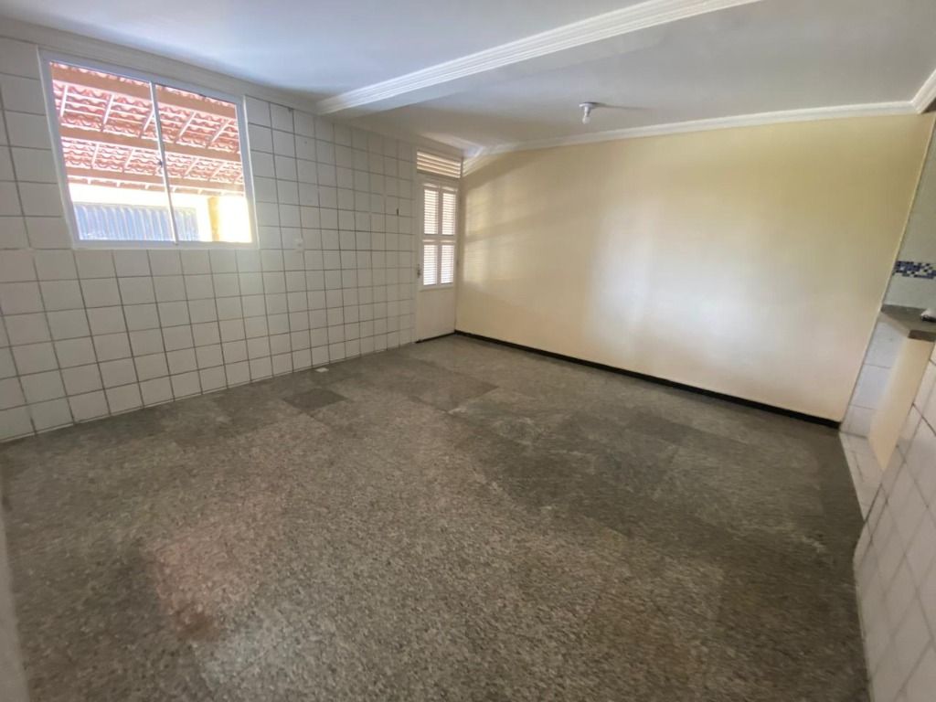 Casa para alugar com 4 quartos, 230m² - Foto 8