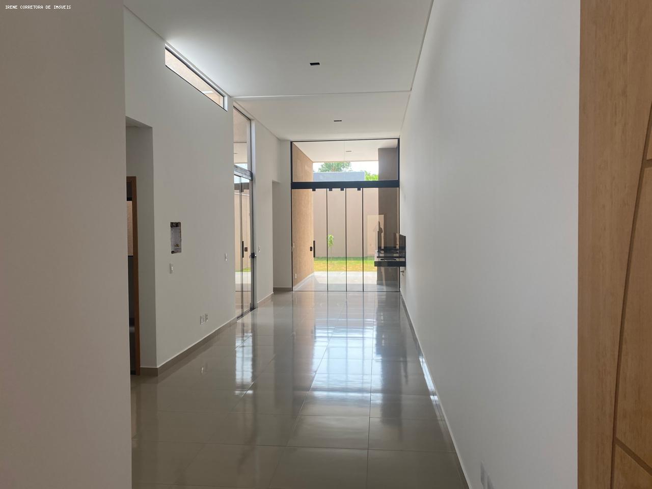 Casa à venda com 3 quartos, 210m² - Foto 5